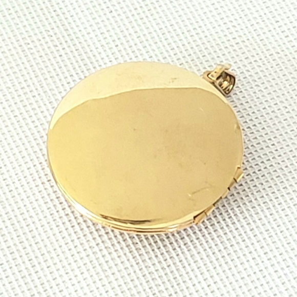 Cute Locket Pendant Gold Tone No Chain - Picture 5 of 6